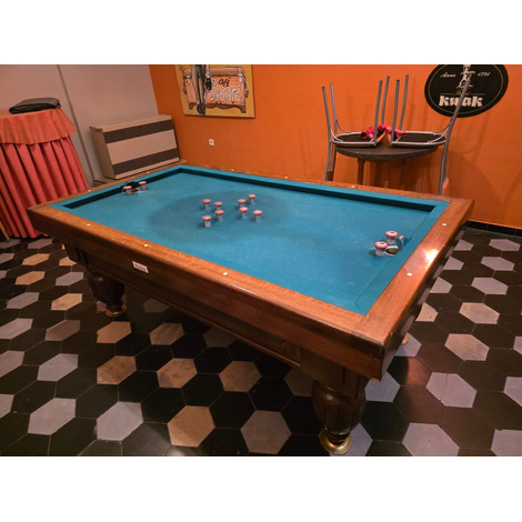 Billard à bouchons - Mooie tapbiljart op gedraaide poten